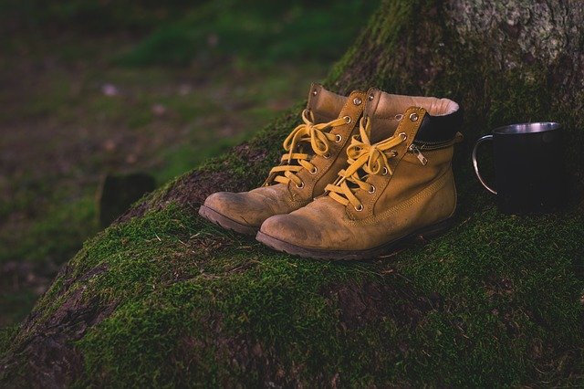 How To Choose Hiking Shoes Safety Tips