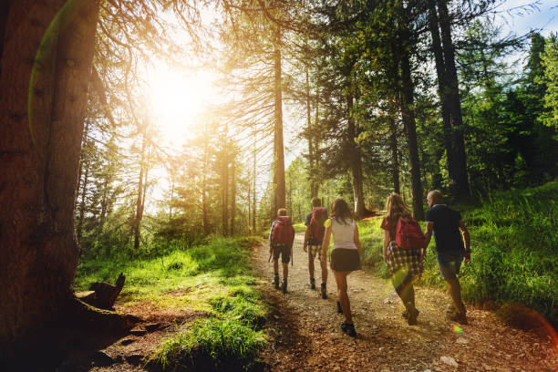 What To Wear Hiking in Hot Weather：7 Tips To Stay Cool